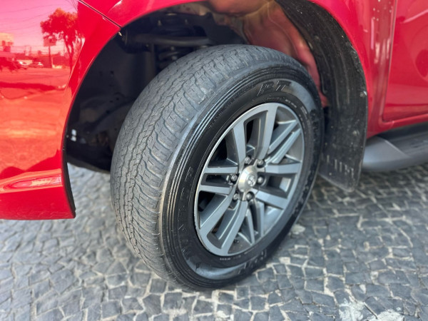 TOYOTA Hilux Caminhonete 2.8 16V SRV 4X4 DIESEL CABINE DUPLA AUTOMÁTICO TOYOTA Hilux Caminhonete 2.8 16V SRV 4X4 DIESEL CABINE DUPLA AUTOMÁTICO