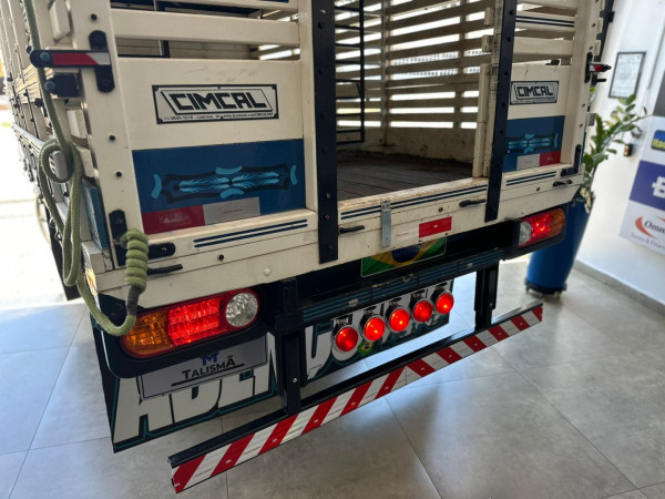 HYUNDAI HR 2.5 TCI HD DIESEL CARROCERIA DE MADEIRA HYUNDAI HR 2.5 TCI HD DIESEL CARROCERIA DE MADEIRA