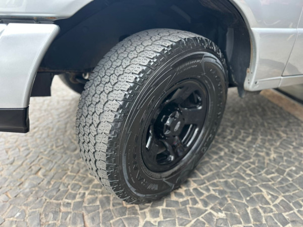 FORD Ranger 2.3 16V XLS SPORT CABINE SIMPLES FORD Ranger 2.3 16V XLS SPORT CABINE SIMPLES