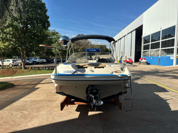 BAYLINER 215 N/D BAYLINER 215 N/D