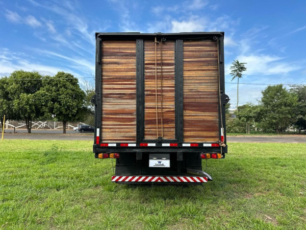 MERCEDES-BENZ LP-321 Modelo sem Versão