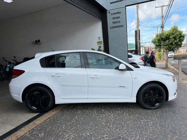 CHEVROLET Cruze Hatch 1.8 16V 4P LT SPORT6 FLEX AUTOMÁTICO