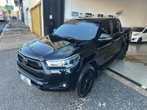 TOYOTA Hilux Caminhonete 2.8 16V SRX 4X4 DIESEL CABINE DUPLA AUTOMÁTICO TOYOTA Hilux Caminhonete 2.8 16V SRX 4X4 DIESEL CABINE DUPLA AUTOMÁTICO