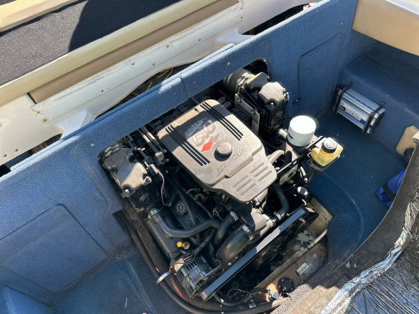 BAYLINER 215 N/D BAYLINER 215 N/D