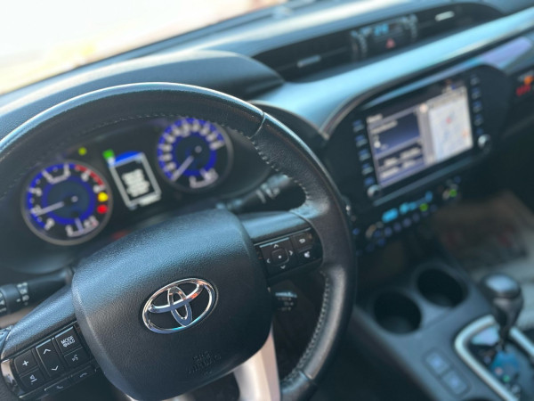 TOYOTA Hilux Caminhonete 2.8 16V SRV 4X4 DIESEL CABINE DUPLA AUTOMÁTICO TOYOTA Hilux Caminhonete 2.8 16V SRV 4X4 DIESEL CABINE DUPLA AUTOMÁTICO