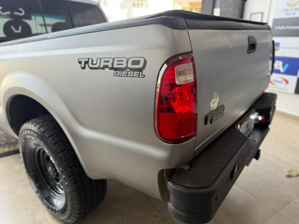 FORD F-250 4.2 XL CABINE SIMPLES