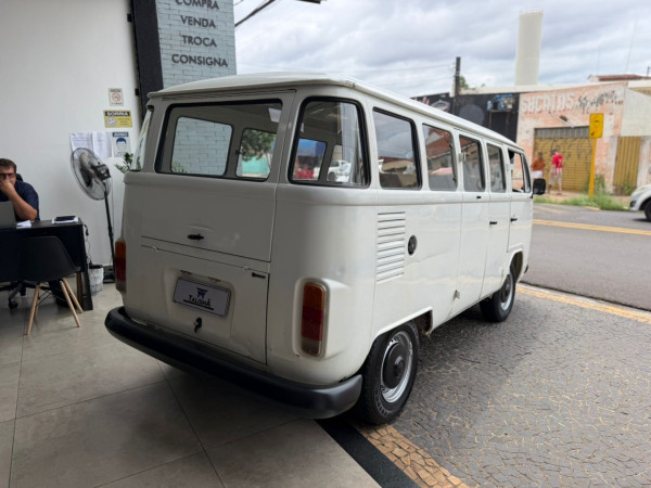 VOLKSWAGEN Kombi 1.6 STD 9 LUGARES
