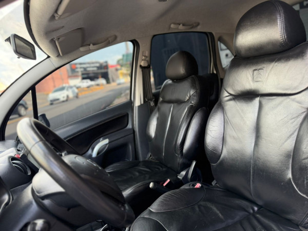 CITROEN C3 1.4 4P EXCLUSIVE FLEX