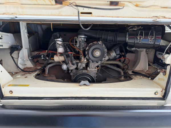 VOLKSWAGEN Kombi 1.6 STD 9 LUGARES