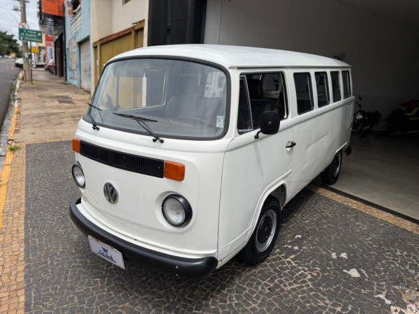 VOLKSWAGEN Kombi 1.6 STD 9 LUGARES