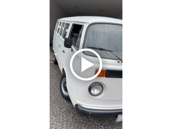 VOLKSWAGEN Kombi 1.6 STD 9 LUGARES