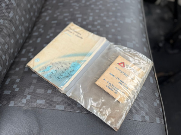 VOLKSWAGEN Kombi 1.6 STD 9 LUGARES