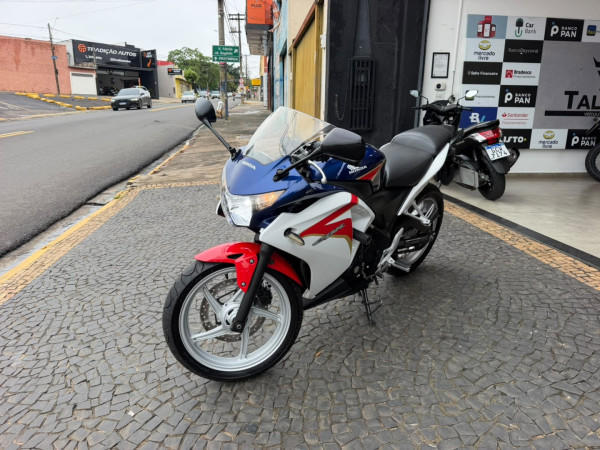 HONDA CBR 250 R