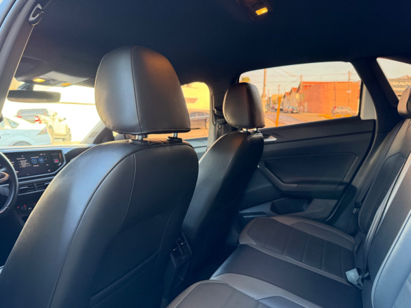 VOLKSWAGEN Nivus 1.0 4P FLEX 200 TSI HIGHLINE TURBO AUTOMÁTICO