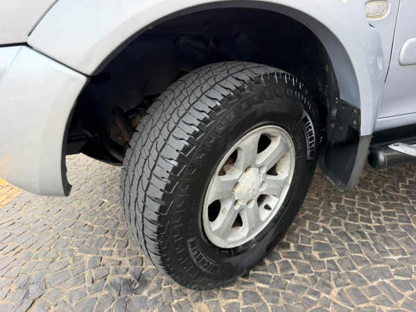 MITSUBISHI Pajero Sport 3.5 V6 24V 4P 4X4 HPE AUTOMÁTICO