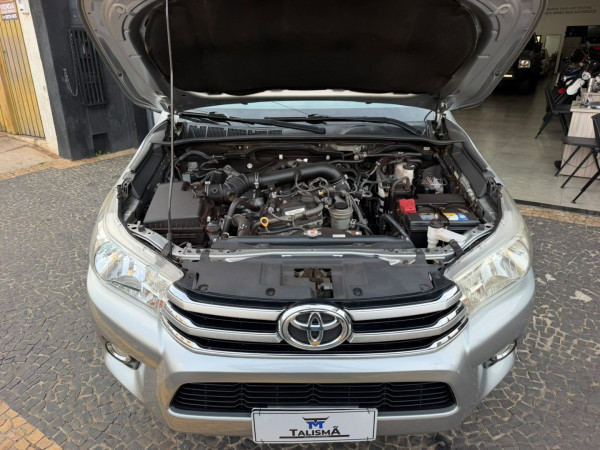 TOYOTA Hilux Caminhonete 2.7 16V 4P SRV FLEX CABINE DUPLA AUTOMÁTICO