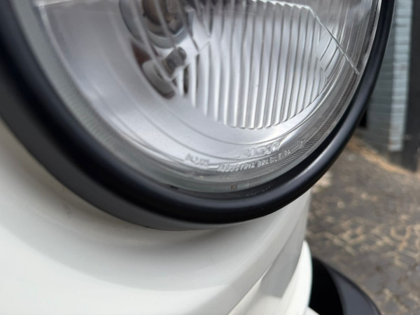 VOLKSWAGEN Kombi 1.6 STD 9 LUGARES