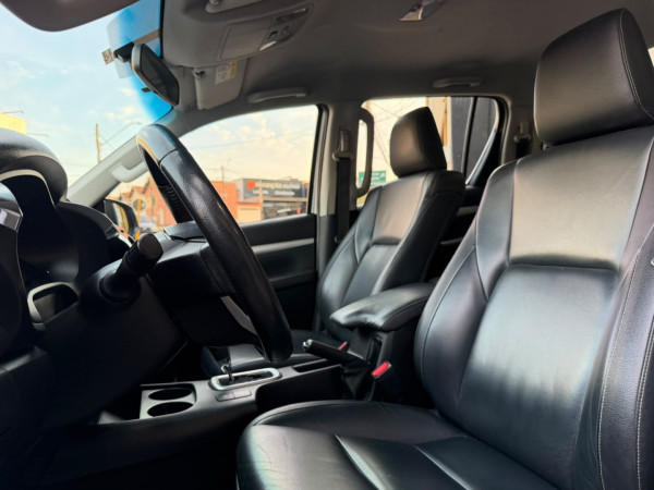 TOYOTA Hilux Caminhonete 2.7 16V 4P SRV FLEX CABINE DUPLA AUTOMÁTICO