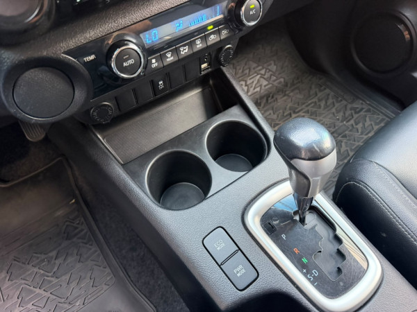 TOYOTA Hilux Caminhonete 2.7 16V 4P SRV FLEX CABINE DUPLA AUTOMÁTICO