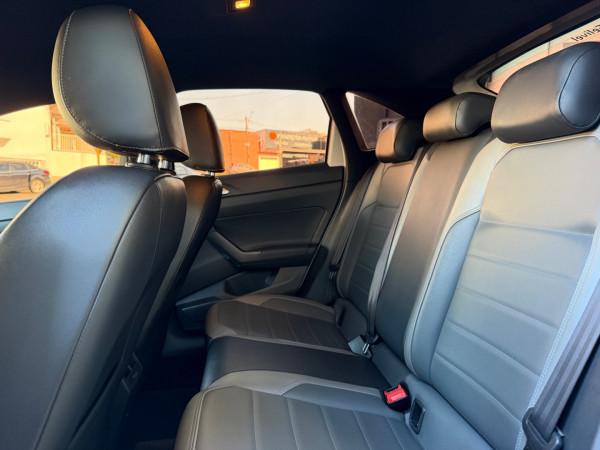 VOLKSWAGEN Nivus 1.0 4P FLEX 200 TSI HIGHLINE TURBO AUTOMÁTICO