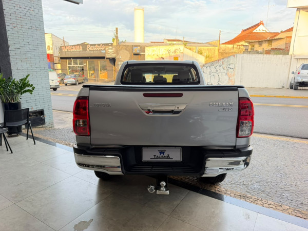 TOYOTA Hilux Caminhonete 2.7 16V 4P SRV FLEX CABINE DUPLA AUTOMÁTICO