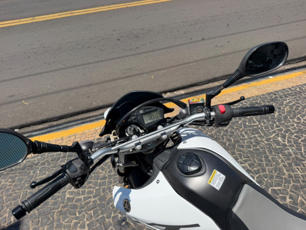 YAMAHA XT 660 R Modelo sem Versão