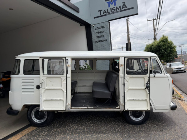 VOLKSWAGEN Kombi 1.6 STD 9 LUGARES