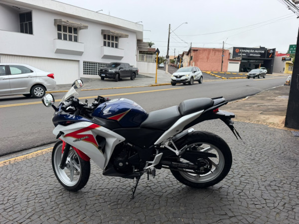 HONDA CBR 250 R