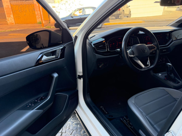 VOLKSWAGEN Nivus 1.0 4P FLEX 200 TSI HIGHLINE TURBO AUTOMÁTICO