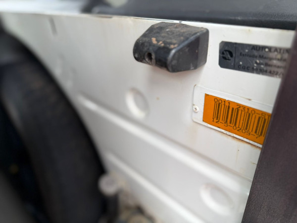 VOLKSWAGEN Kombi 1.6 STD 9 LUGARES