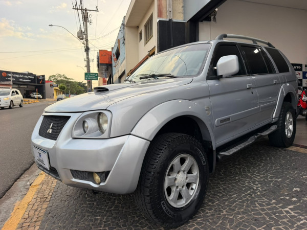 MITSUBISHI Pajero Sport 3.5 V6 24V 4P 4X4 HPE AUTOMÁTICO