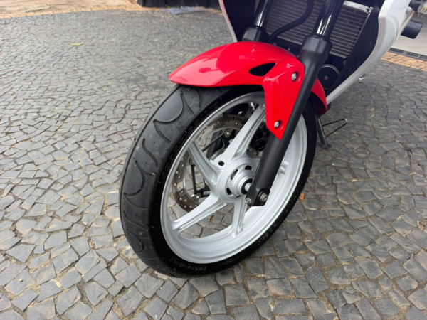 HONDA CBR 250 R