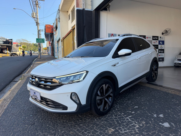 VOLKSWAGEN Nivus 1.0 4P FLEX 200 TSI HIGHLINE TURBO AUTOMÁTICO