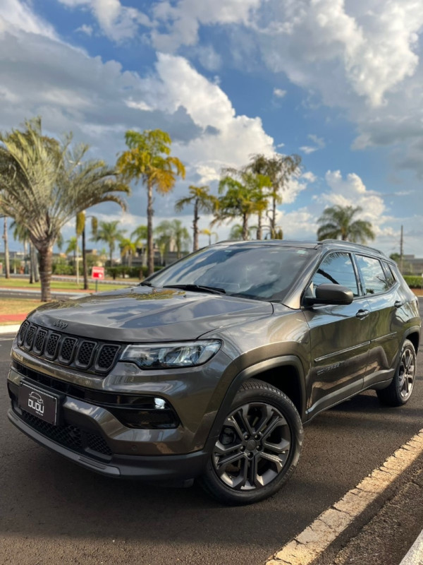 Compass 1.3 16V 4P FLEX LONGITUDE 80 ANOS T270 TURBO AUTOMÁTICO