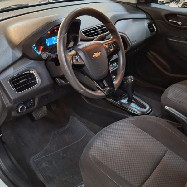 Prisma 1.4 4P LT FLEX AUTOMÁTICO