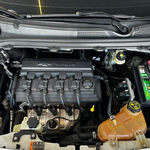 Onix Hatch 1.4 4P FLEX LT