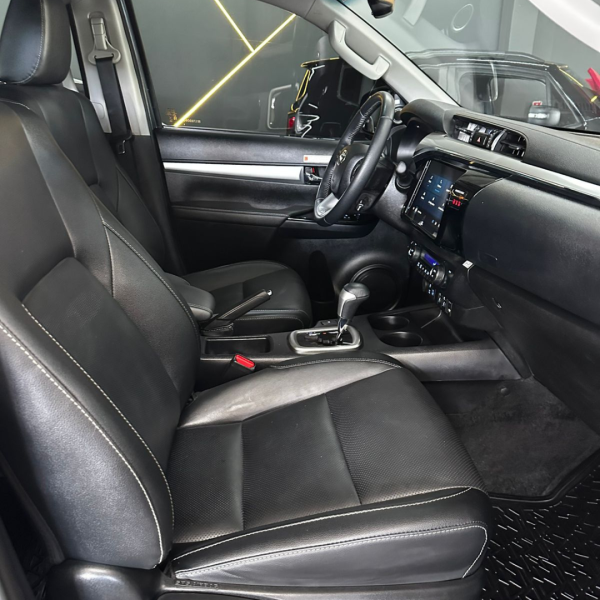 TOYOTA Hilux Caminhonete 2.8 16V SRX 4X4 TURBO DIESEL CABINE DUPLA AUTOMÁTICO