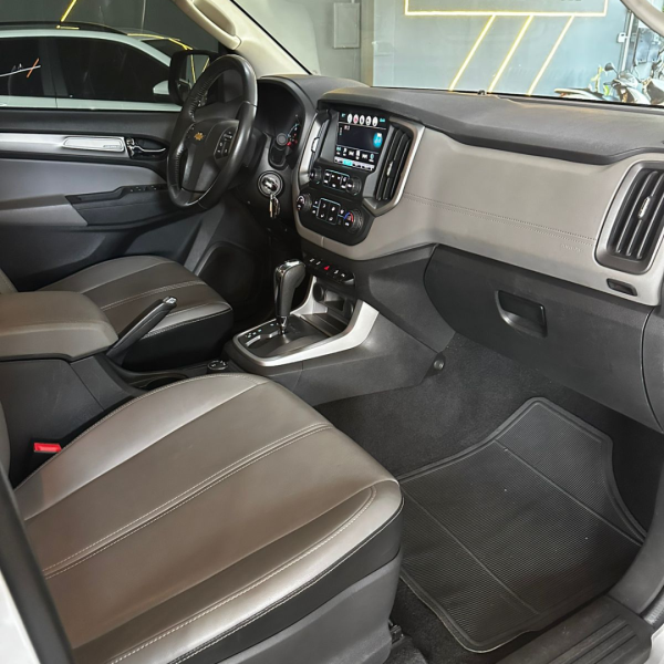 S10 2.8 16V LTZ CABINE DUPLA 4X4 TURBO DIESEL AUTOMÁTICO