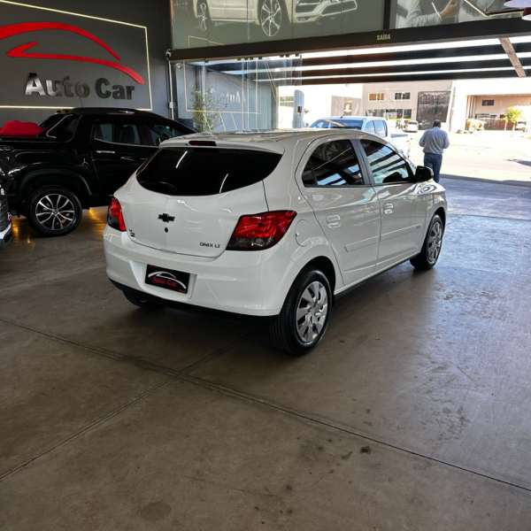 Onix Hatch 1.4 4P FLEX LT