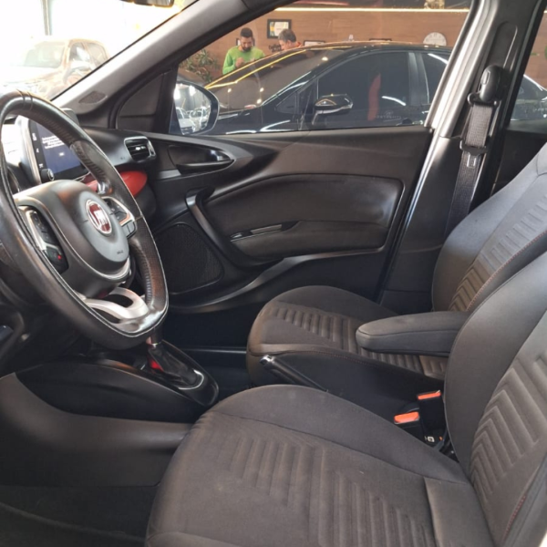 FIAT Argo 1.8 4P FLEX E.TORQ HGT AUTOMÁTICO
