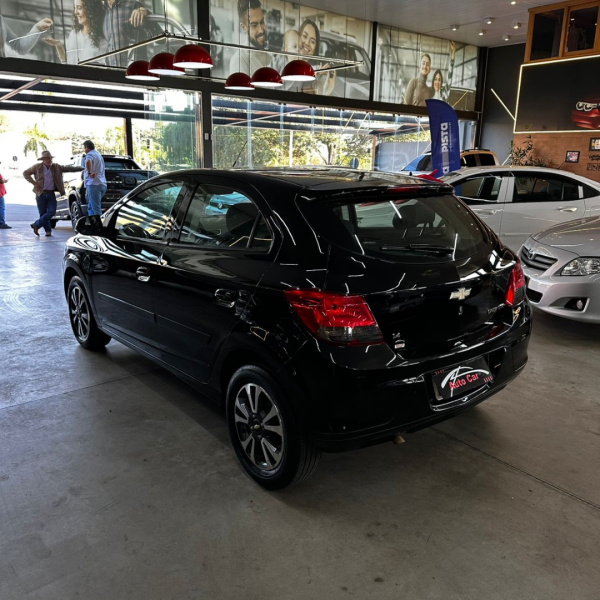 Onix Hatch 1.4 4P FLEX LTZ AUTOMÁTICO