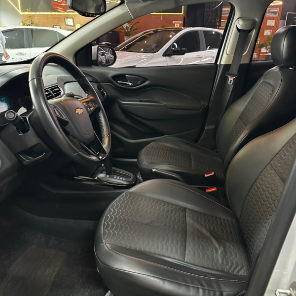 Onix Hatch 1.4 4P FLEX LTZ AUTOMÁTICO