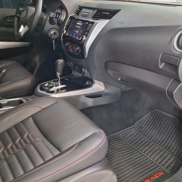 NISSAN Frontier 2.3 ATTACK CABINE DUPLA 4X4 BI-TURBO DIESEL AUTOMÁTICO