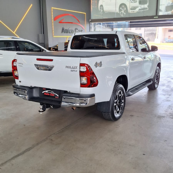 TOYOTA Hilux Caminhonete 2.8 16V SRX 4X4 TURBO DIESEL CABINE DUPLA AUTOMÁTICO