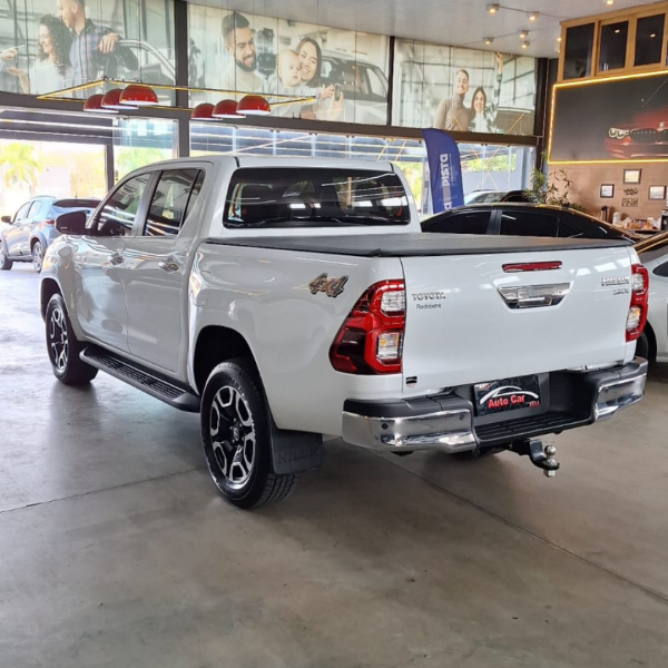 TOYOTA Hilux Caminhonete 2.8 16V SRX 4X4 TURBO DIESEL CABINE DUPLA AUTOMÁTICO