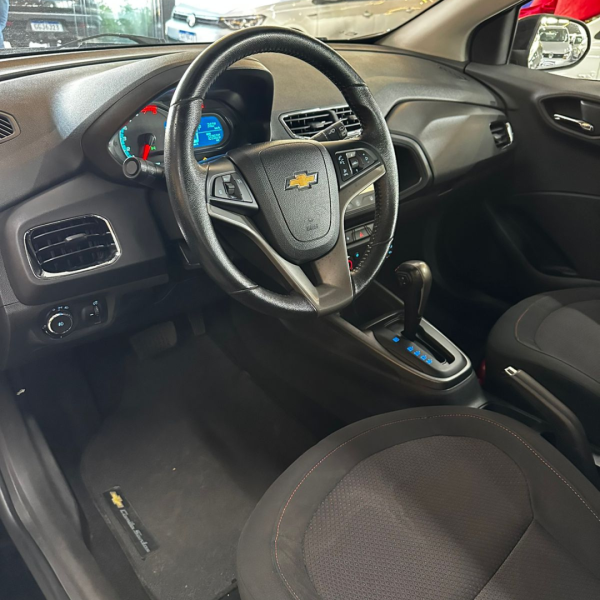 Onix Hatch 1.4 4P FLEX LTZ AUTOMÁTICO