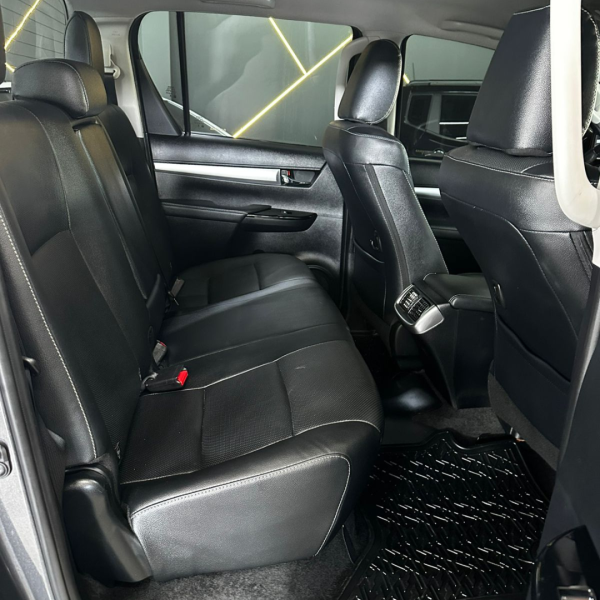 TOYOTA Hilux Caminhonete 2.8 16V SRX 4X4 TURBO DIESEL CABINE DUPLA AUTOMÁTICO