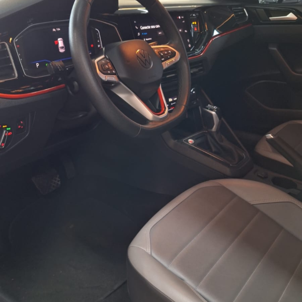 VOLKSWAGEN Nivus 1.0 4P FLEX 200 TSI HIGHLINE AUTOMÁTICO