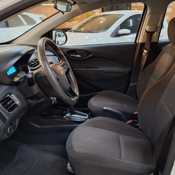 Prisma 1.4 4P LT FLEX AUTOMÁTICO
