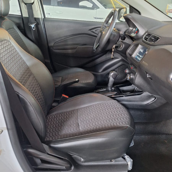 Onix Hatch 1.4 4P FLEX LTZ AUTOMÁTICO